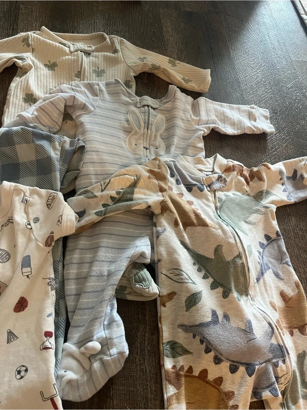 6 month baby bundle (8 pieces)